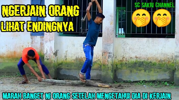 ngerjain orang sedang menapak kayu,lihat endingnya sumpah marah banget #video_lucu