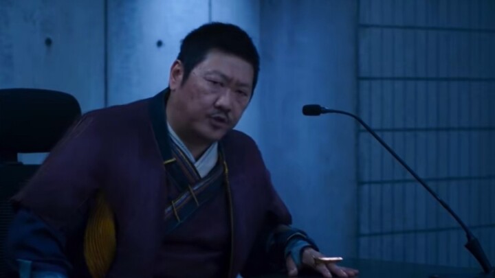 Wang: Tôi là một pháp sư tối cao hùng vĩ, tại sao tôi phải tuân theo luật của người phàm của bạn?