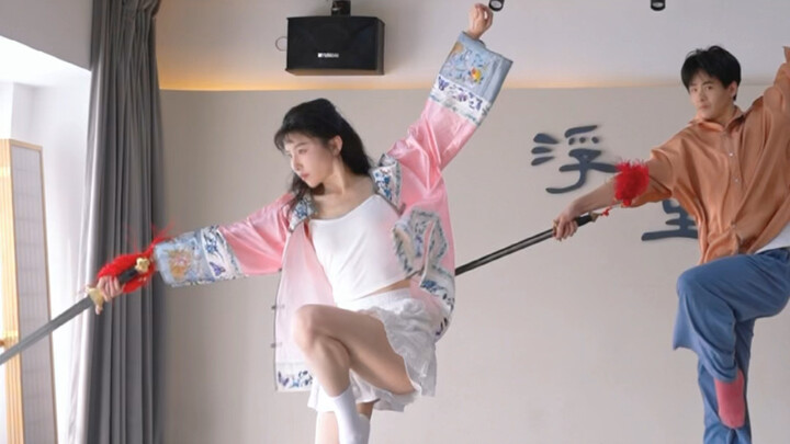 Tarian pedang asli Fu Sheng Jian "Lagu Pertempuran Biru"