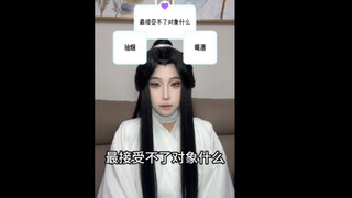 怜怜不语，只是一味拾破烂