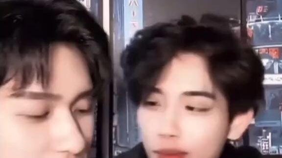 Hot kiss bl couple