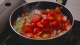 [JO Kitchen Stew] Dapatkan lip gloss gratis saat makan mie? Pasta Cumi Masakan Gelap Sejati