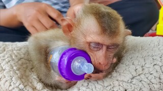 Ready For Nap!! Little Yaya was so sleepy when Mom gently massage her after bath