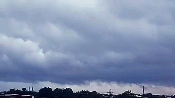 Cloud in Ahmedabad 😱🌩🌧