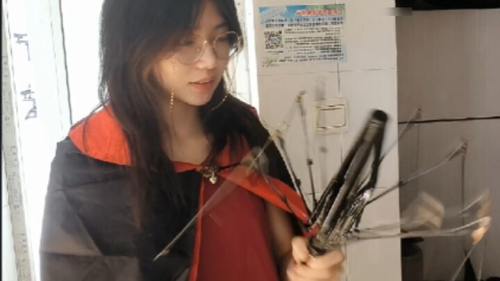 A broken umbrella can be worn to keep it out of the wind and rain.