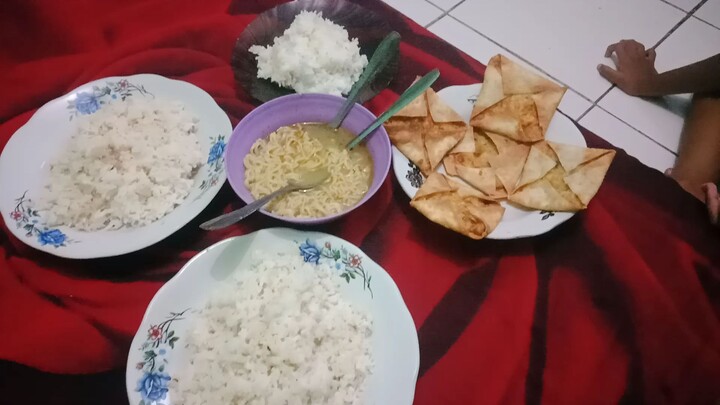 makan mlm se ada nya