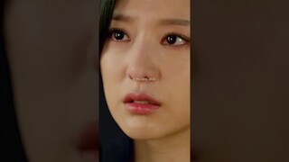 Her heart broken into pieces💔 lQueen of Tears #queenoftears #kimjiwon #kdrama #shorts #netflix #sad