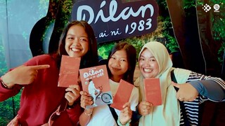 Keseruan Gala Premiere Film "Dilan 1983" Penonton Kompak Bawa Novel