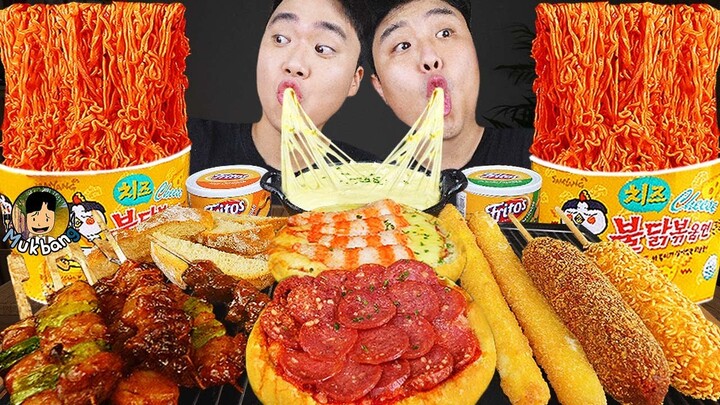 ASMR MUKBANG 직접 만든 치즈 피자 불닭볶음면 치즈스틱 핫도그 먹방 & 레시피 FIRE NOODLES AND CHEESE PIZZA EATING SOUND!