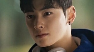 Cha Eun Woo on TIKTOK❤️ when wearing an headphones is so damn😳❤️