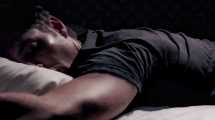 【SPN/SD】The origin of the famous Axelrod curve: Sam found the knife hidden under Dean's pillow