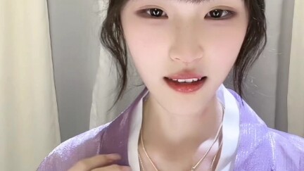 Does anyone know her? She is such a generous and beautiful girl