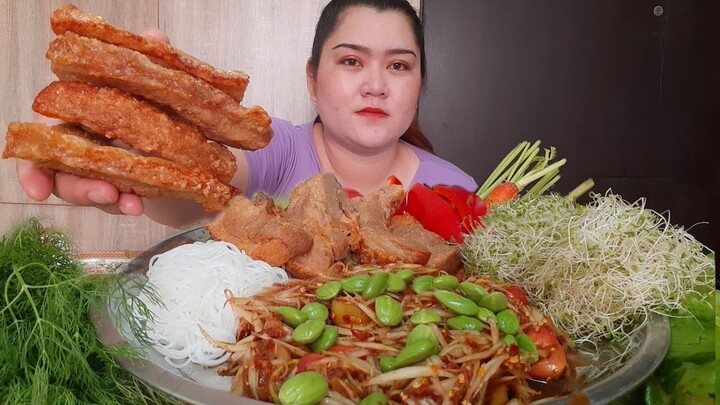 ส้มตำหมูกรอบ ส้มตำเผ็ดๆหมูกรอบแซบๆเข้ากันคักจ้าพี่น้องจ๋า 19 สิงหาคม ค.ศ. 2020