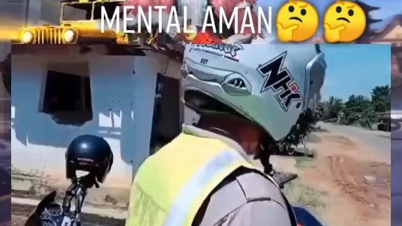 polisi nya kenak mental