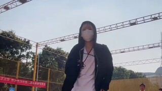 เด็กถามฉันว่าพื้นร้อนไหม