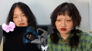 Kontak mata yang sabar dan menyayat hati dipadukan dengan bahasa visual yang indah! Saya hanya dapat