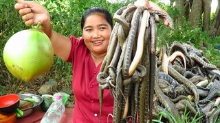 Yummy Cooking Soup Snakes with Coconut recipe & Cooking Life