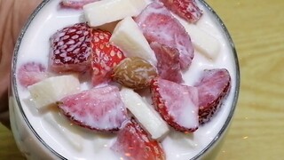 Four Season Dessert Strawberry Salad