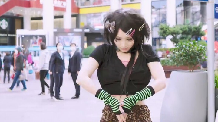 A family of funeral lovers suddenly appeared on Nanjing Road Pedestrian Street? [The Strongest Autis