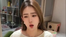 Saya menduga dia biasanya banyak bermain 我怀疑她平时演的也不少
