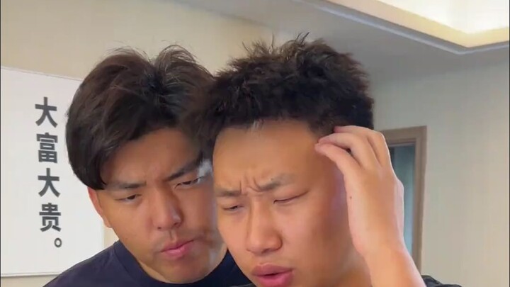 博主完成奇葩挑战，没想到以这样的方式挑战失败， 乐极生悲了！