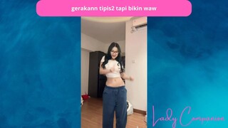 Liat yang mana yang Putih? Celananya warna apa?