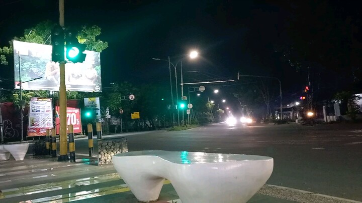 Suasana malam di jalan Laswi Bandung