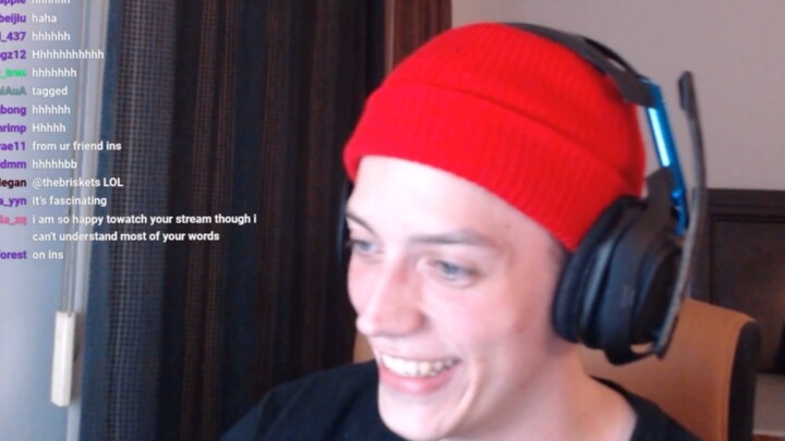 Jeason 自己reaction自己的视频哈哈哈哈哈哈噶住了！