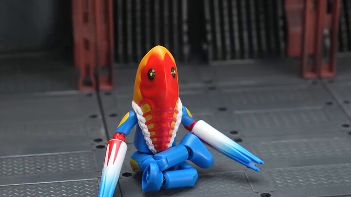 Ultraman yang sudah kehilangan akal, siapa yang bisa menolak kombinasi seperti itu...menjadi Belia a