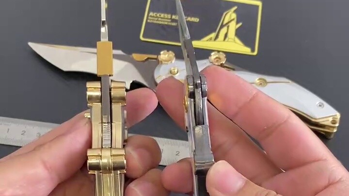 Replica Mercy details
