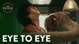 Song Kang comes eye to eye with a monster | Sweet Home Ep 2 [ENG SUB]