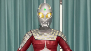 Casing kulit Ultraseven tanpa telinga Leo dari episode 1 ditampilkan