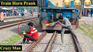 Train Horn Prank 2021 ปฏิกิริยาเล่นตลกที่ดีที่สุดของรถไฟฮอร์นในที่สาธารณะ (ตอนที่ 3) ความสนุก 4 นาที