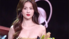 白鹿微博之夜领奖台上生视频!很美啊
