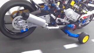 How many km/h can a Lego motorcycle run on a treadmill?