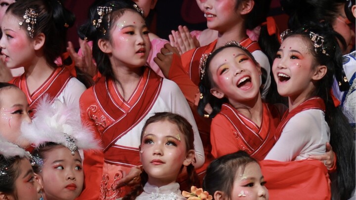 Australian ABC children's group dance "Red Sleeves Spring and Autumn" competition live full version 