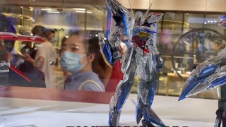 Gundam Airborne? Gumball is ecstatic! Rare offline Gundam exhibition! This wave is full of highlight