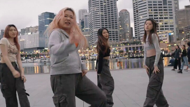 [XG] Kelompok tari mahasiswi Sydney menari Left&Right di jalan, yang sangat hot! A-POP OnePear di de