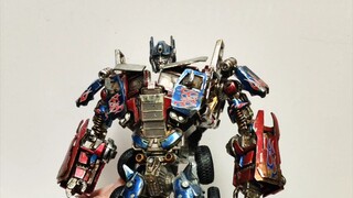 Gửi Optimus Prime phiên bản cũ, biến dạng