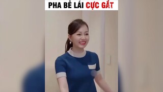 Bẻ lái cực gắt