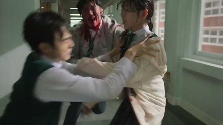 Park Ji-hu and Yoon Chan-young scene of running away from zombies | All Of Us Are Dead