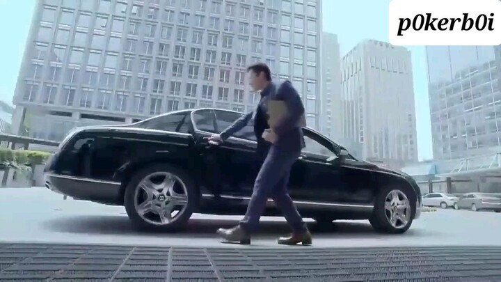 A CEO single for 20 years falls for a girl who was late to her interview - full Eng sub