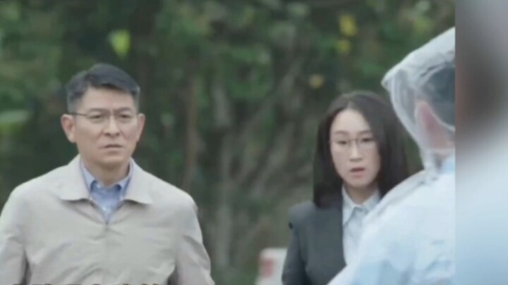 Mengenai perasaan tertekan akibat jaket eksekutif! Tumpukan jas dalam rapat selama satu jam tidak se