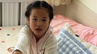 Adikku sudah semakin tua, dan semakin sulit bagiku untuk mendapatkan uang Tahun Baru... Sulit sekali