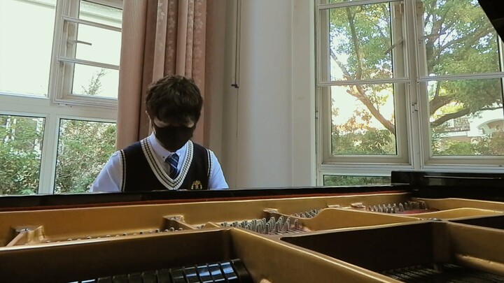 Coba "Stranded" Jay Chou dengan piano setinggi sembilan kaki di rumah