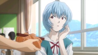 Làm thế nào Rei Ayanami có thể thu hút được nhiều người đến vậy?