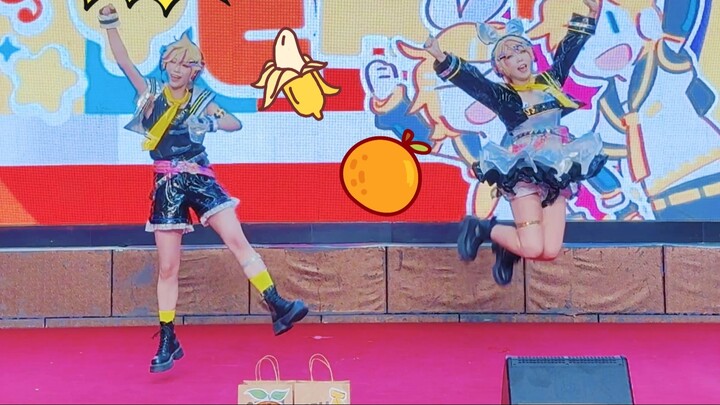 Aren't you guys brothers? You two were born from the same mother, but you dance so in unison [Beijin