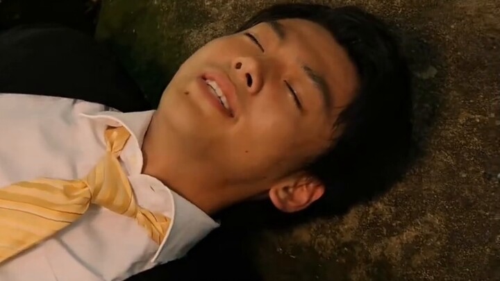 Famous scene from Kamen Rider Drive: Shinnosuke almost got killed by the pain after using the Crazy 