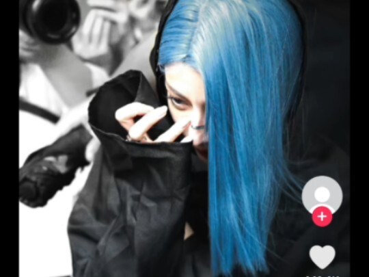 Rambut biru cyberpunk Dilireba juga menjadi heboh di Internet! ! !