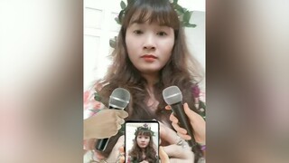 Trả lời  hiểu được chết liền á 😂thôi tạm dịch là người em có nhiều món quá rồi nhường món quà của ah cho người khác nhé kka hàihướcvuivẻ